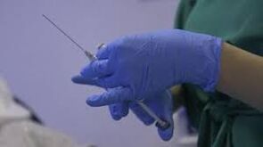 picagari di tangan doktor